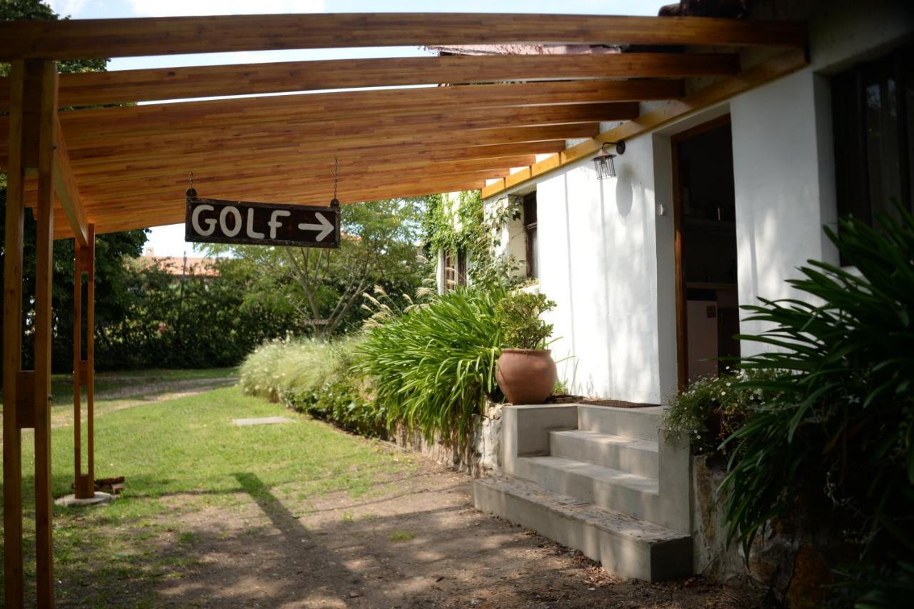 Villa Golf - Casa De Huespedes Tandil Exterior foto