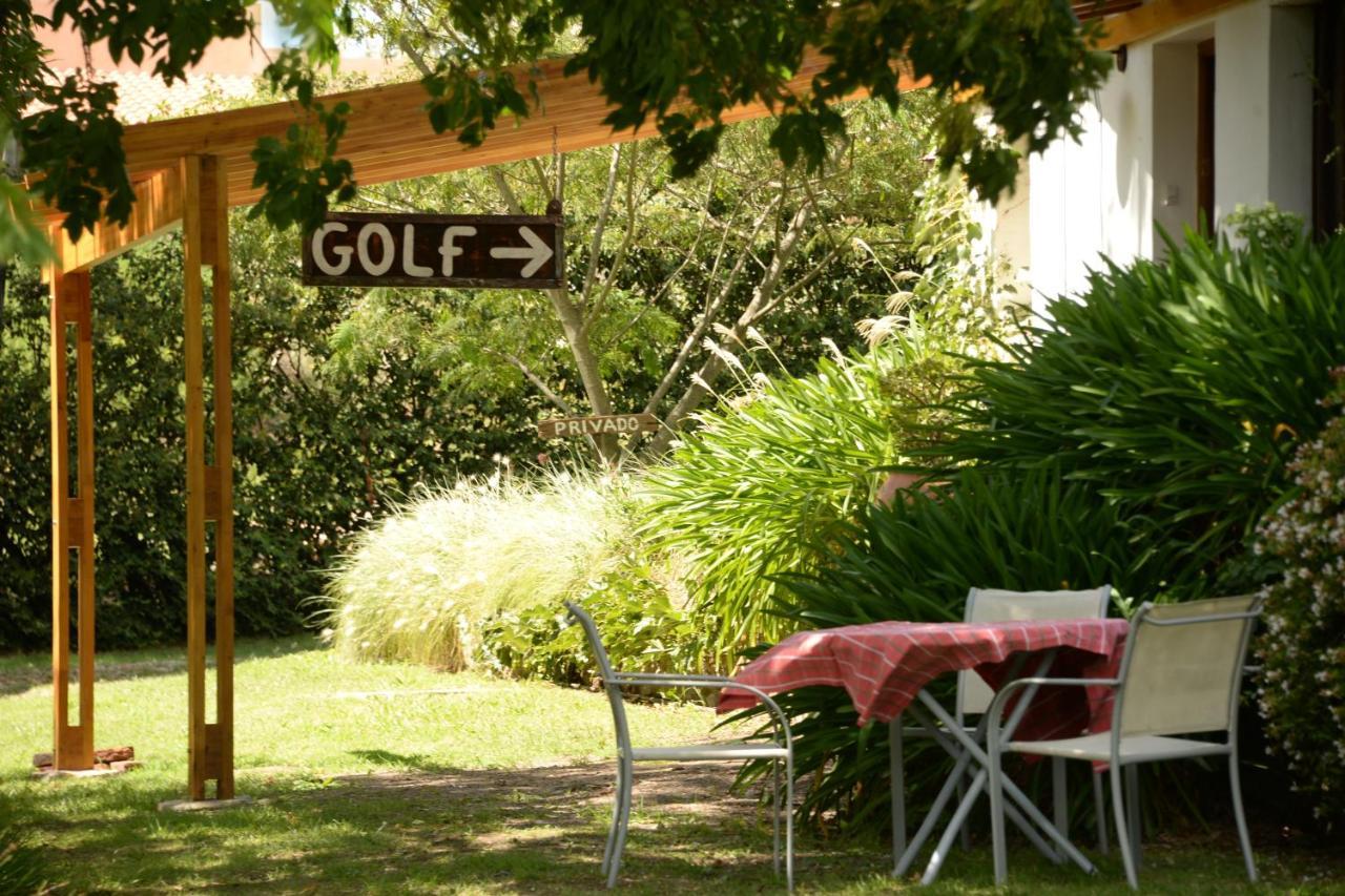 Villa Golf - Casa De Huespedes Tandil Exterior foto